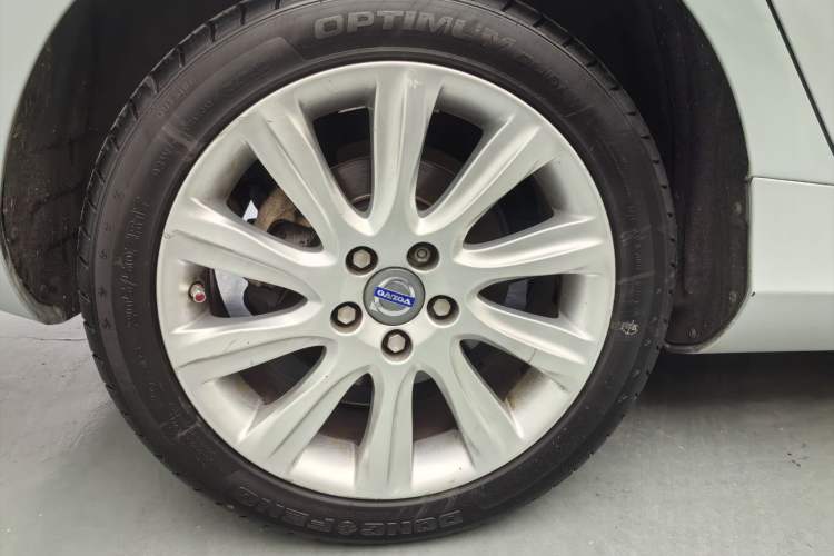 Used Volvo V40 2014 2.0T Zhiya Edition
