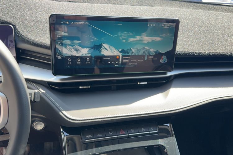 Used Haval H6 2024 1.5T Two-Wheel-Drive Classic Edition Audio And AC Panel