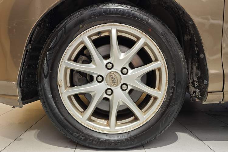 Used BYD M6 2013 2.4L Automatic Luxury Model
