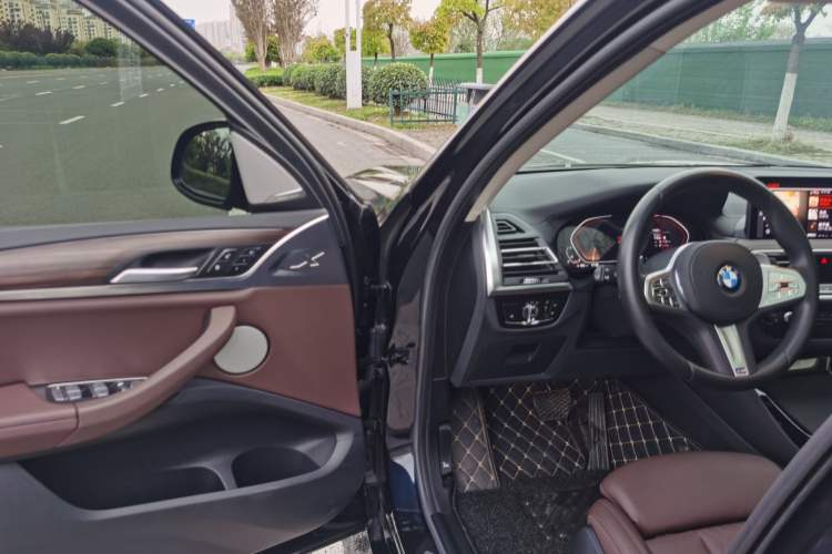 Used BMW X3 2023 Restyled xDrive30i Leading Edition M Night Sky Package Interior 2