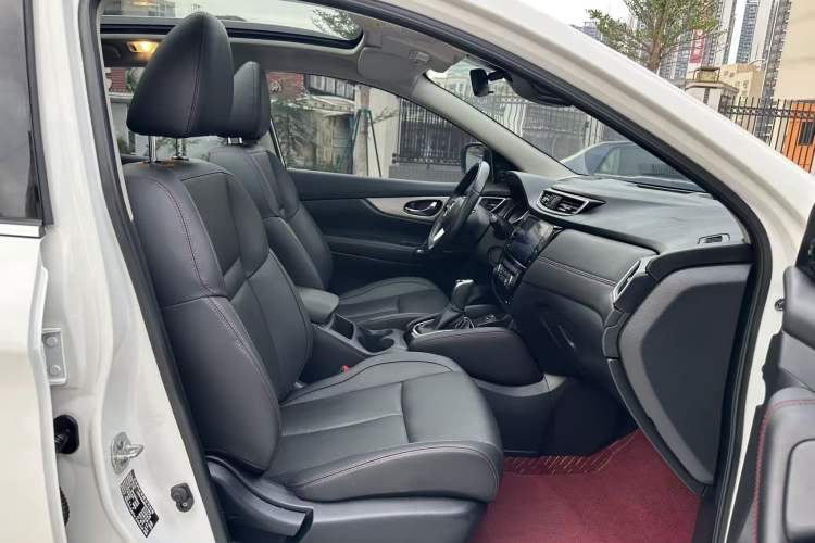 Used Nissan Qashqai 2022 2.0L CVT XV Premier Luxury Edition Interior 8