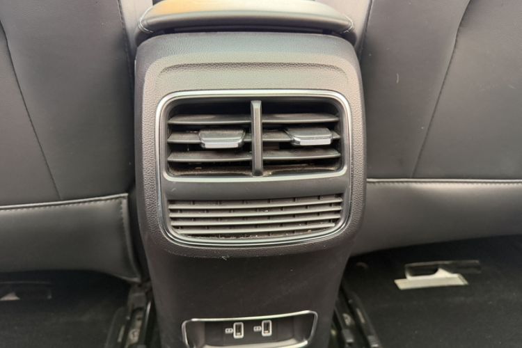 Used Roewe RX5 2023 PLUS 330TGI Automatic Trendsetting Smart Edition Interior 6