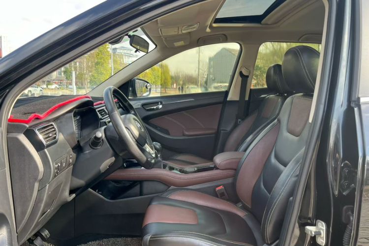 Used Dongfeng Fengon 580 2017 1.5T Manual Luxury Model