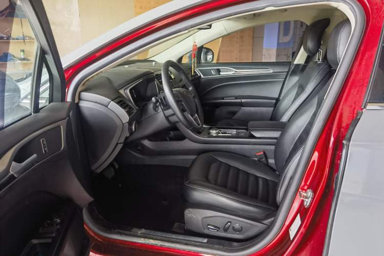 Used Ford Mondeo 2017 EcoBoost 180 Luxury Model
