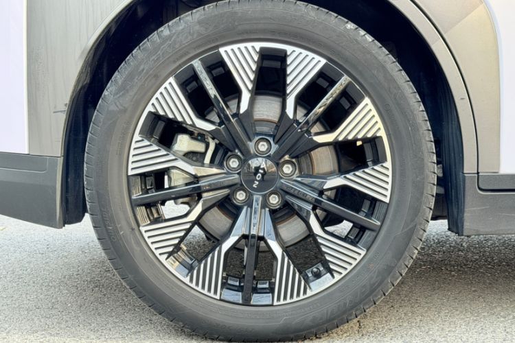 Used AION Y 2022 70 Tech Edition Lithium Iron Phosphate
