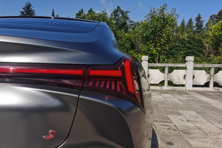 Used NETA S 2022 Extended-Range Version 1160 km Range Rear-Wheel Drive Mid-Grade
