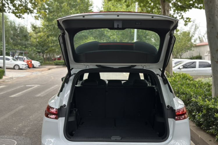 Used Audi Q5 e-tron 2023 40 e-tron Shining Edition Mecha Kit
