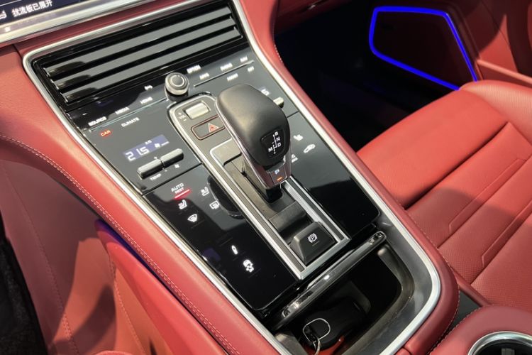 Used Porsche Panamera 2023 Facelifted Panamera 2.9T Platinum Edition Interior 5