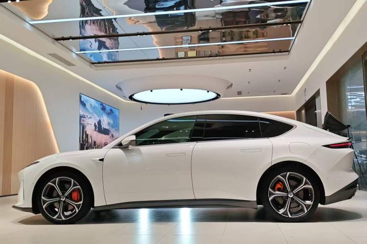 Used Nio ET5 2022 75 kWh Exterior 3