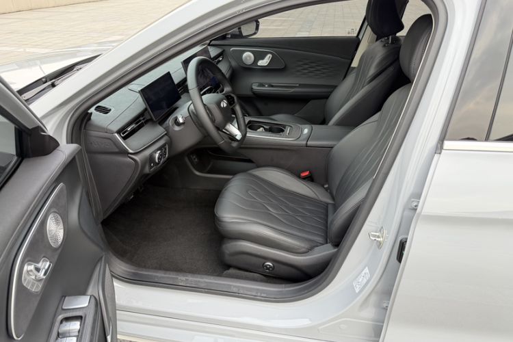 Used Chery Fengyun A8L 2025 1.5 TGDI 145 km Luxury Version