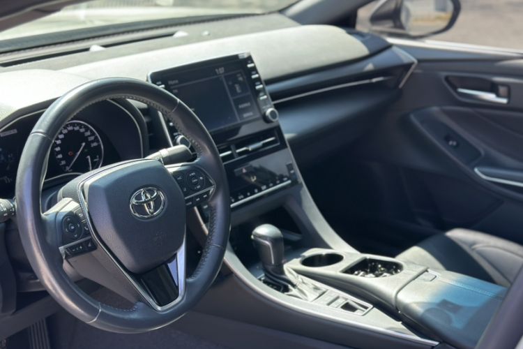 Used Toyota Avalon 2019 Dual-Engine 2.5L Luxury Edition China VI Standard
