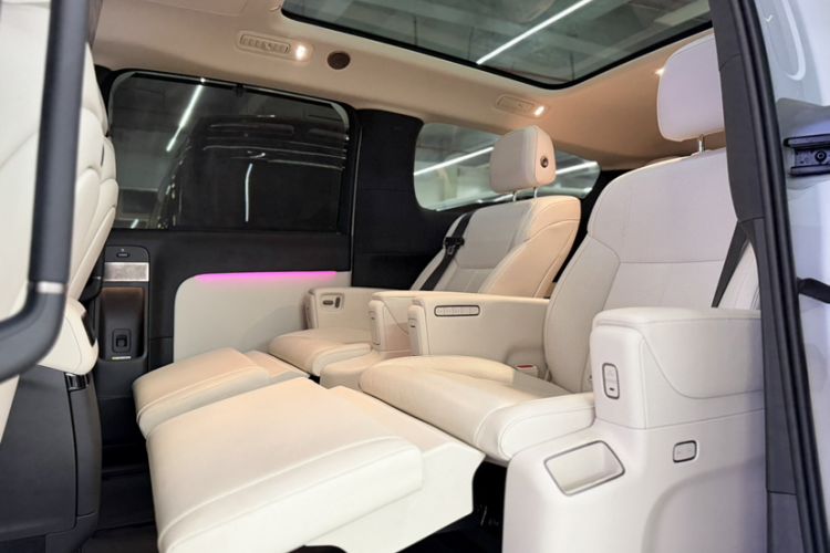 Used Li Auto MEGA 2025 Home Family Special Edition