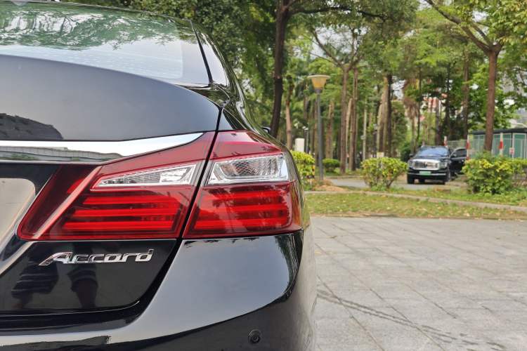 Used Honda Accord 2016 2.0L Elite Edition Exterior 8