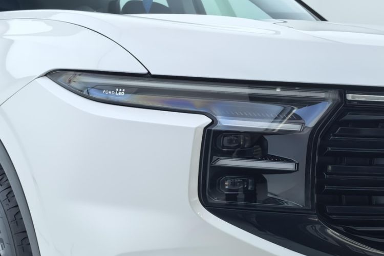 Used Ford Edge 2025 Ford Explorer L 2.0T EcoBoost E-Hybrid Two-Wheel Drive 7-Seater Fashion Edition