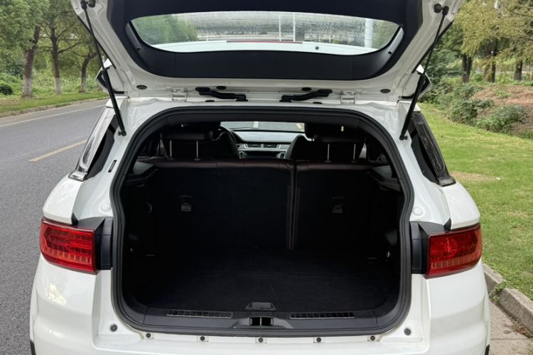 Used Land X7 2015 2.0T Panoramic Prestige Edition
