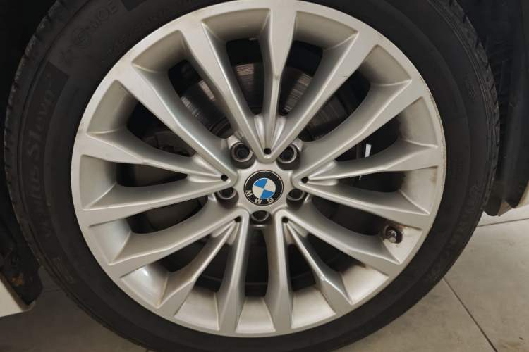 Used BMW 5 Series 2022 Restyled 525Li Luxury Package Exterior 3