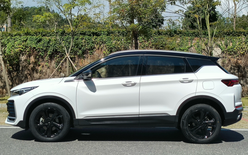 Geely Auto Coolray 2025 Bin Yue L 1.5T DCT Starlight Edition — снимка 15