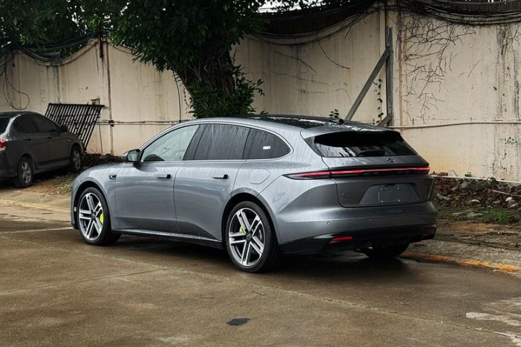 Used Nio ET5T 2025 Model Champion Commemorative Edition, 75kWh Touring Exterior 4