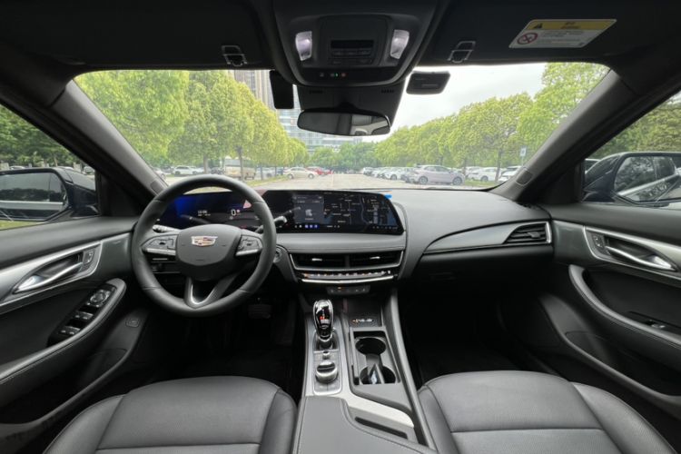 Used Cadillac CT5 2024 28T Luxury Pro Trim Interior 5