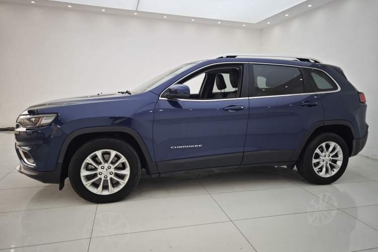 Used Jeep Cherokee 2019 2.0L 2WD Premium Edition China VI