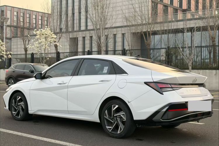 Used Hyundai Elantra 2023 1.5L CVT GLX Elite Edition Exterior 4