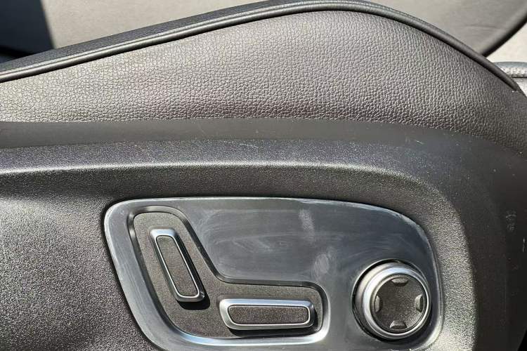 Used Lynk & Co 01 2019 2.0T Two-Wheel-Drive Pro Version China VI Standard Interior 9