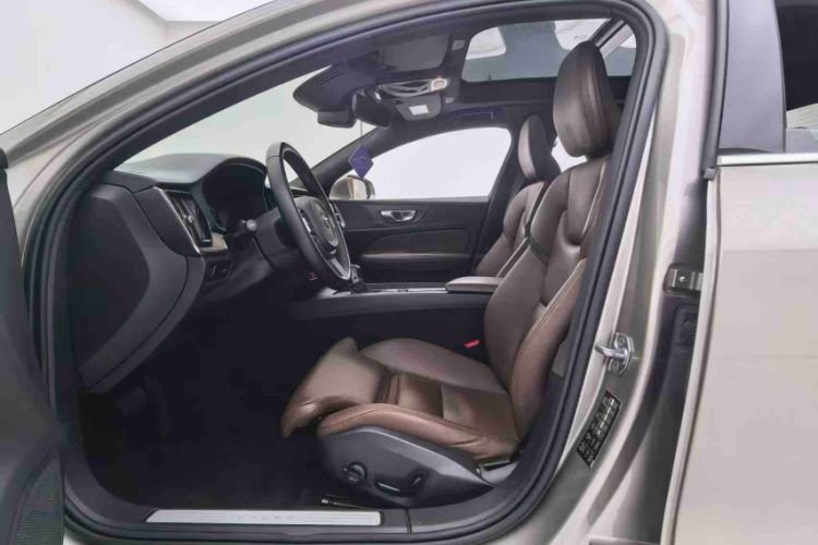 Used Volvo S60 2021 T4 Zhiyuan Luxury Edition