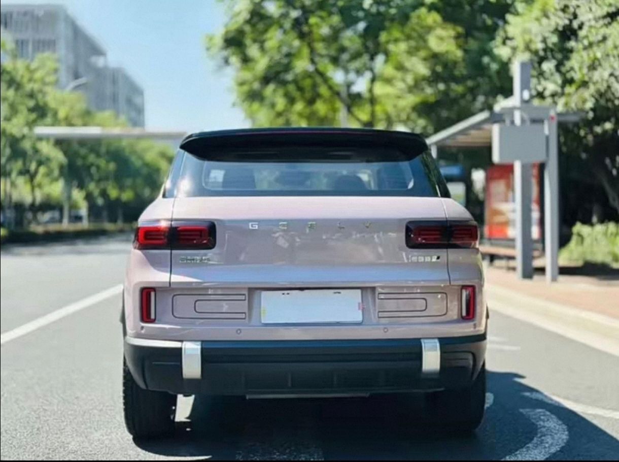 Geely Auto icon 2023 1.5TD Chocolate Smoothie Edition — снимка 5