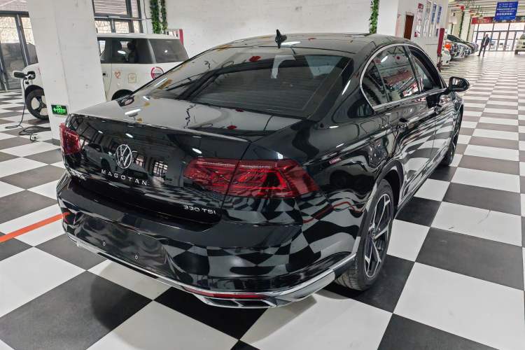 Used Volkswagen Magotan 2024 2 Million Units Zhongxiang Version 330TSI DSG Luxury Edition Exterior 5