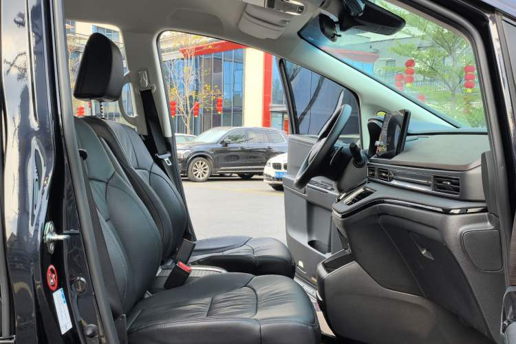 Used Honda Odyssey 2024 2.0L eHEV Sharp & Smart Edition