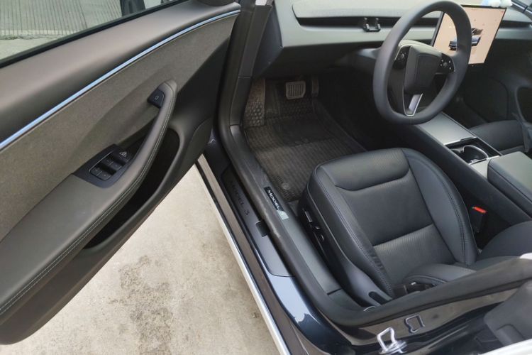 Used Tesla Model 3 2025 Rear-Wheel-Drive Version