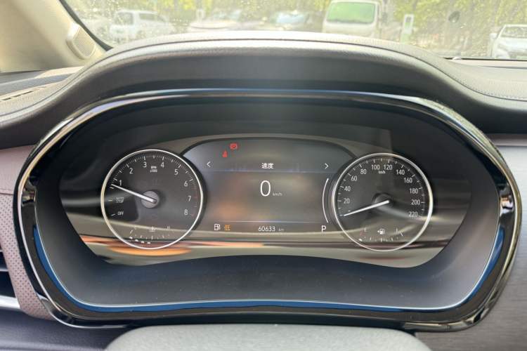 Used Buick GL8 2022 Land Business Class 652T Luxury Model Odometer Close Up