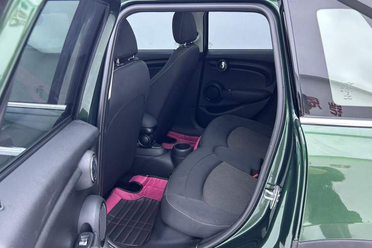 Used MINI 2016 1.2T ONE Five-Door Edition Interior 2