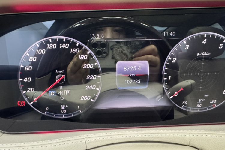 Used Mercedes-Benz Maybach S-Class 2020 S 450 4MATIC Odometer Close Up