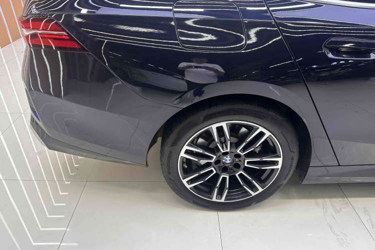 Used BMW 5 Series 2024 530Li Leading Model M Sport Package