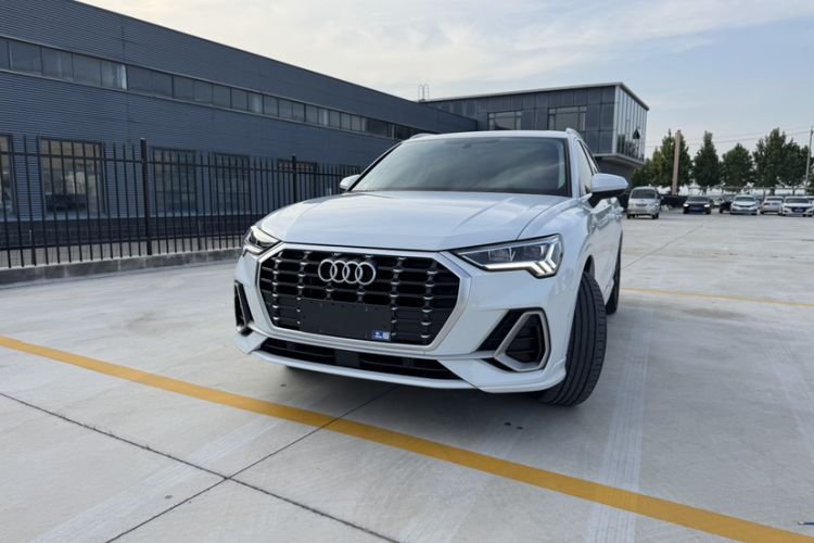 Used Audi Q3 2022 35 TFSI Fashion Dynamic Model