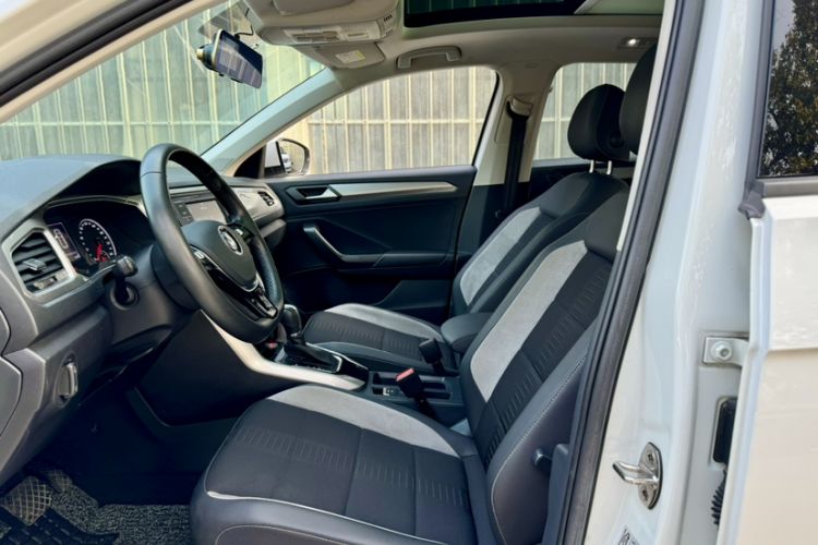 Used Volkswagen T-ROC 2020 230TSI DSG Two-Wheel Drive Advanced Version
