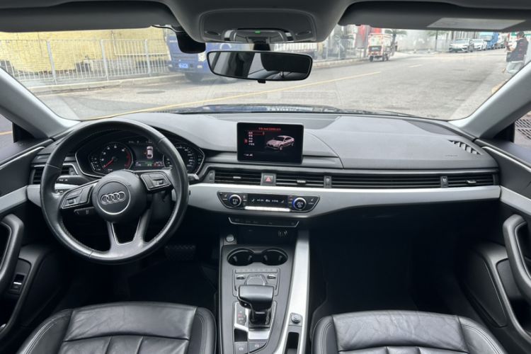 Used Audi A5 2019 Sportback 40 TFSI Fashion Model Interior 4
