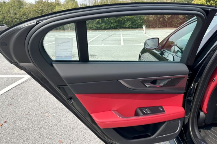 Used Jaguar XEL 2023 2.0T 250 PS R-DYNAMIC S Advanced Sport Edition
