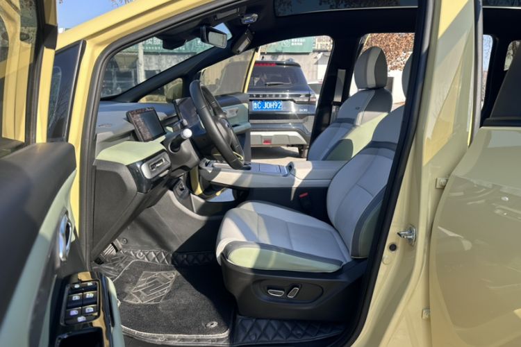 Used AION Y 2023 Plus 510 Tech Edition