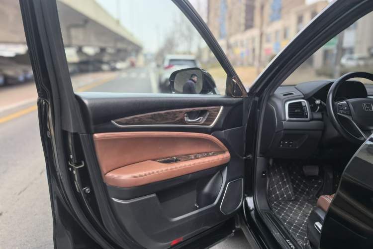 Used Honda UR-V 2017 370TURBO 2WD Prestige Edition China V Interior 1