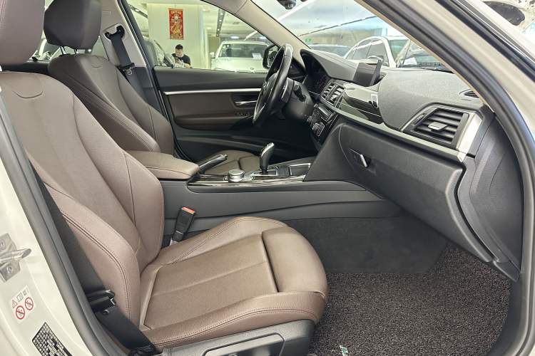 Used BMW 3 Series 2019 320Li M Sport Night Edition Interior 10