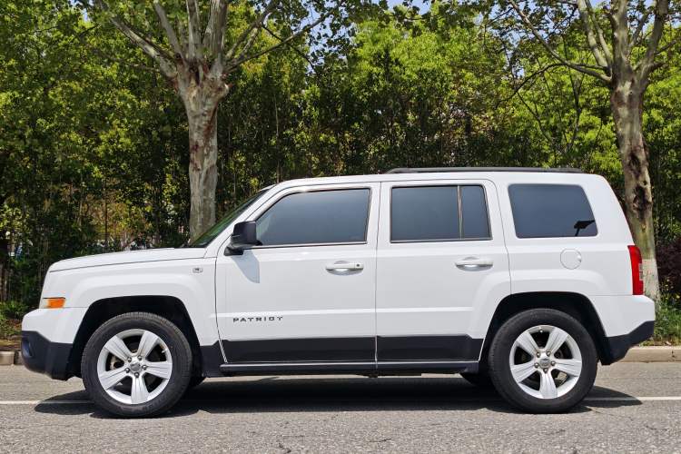 Used Jeep Patriot 2014 2.4L Sport Edition Exterior 12