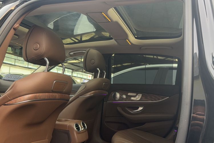 Used Mercedes-Benz E-Class 2017 E 320 L 4MATIC Interior 4