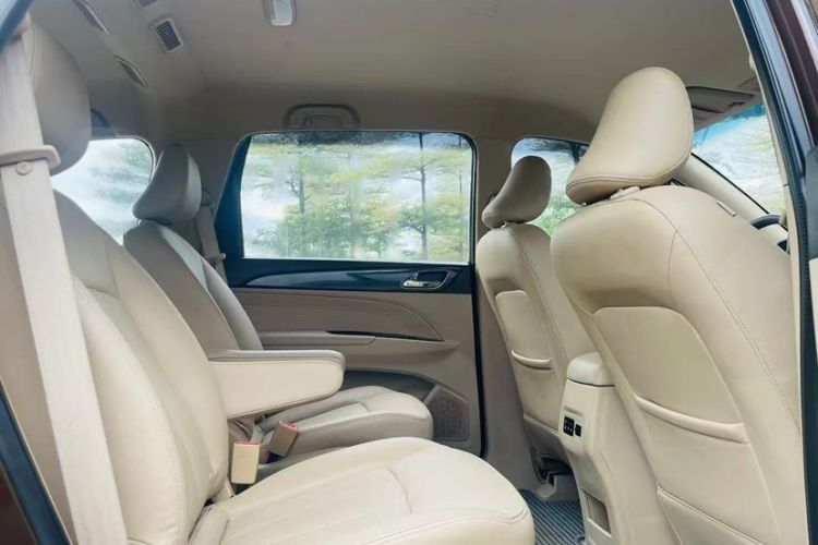 Used Baojun 730 2016 1.5T Manual Comfort Version 7 Seats