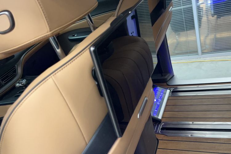 Used Denza D9 2022 DM-i 970 Four-Wheel Drive Flagship Model