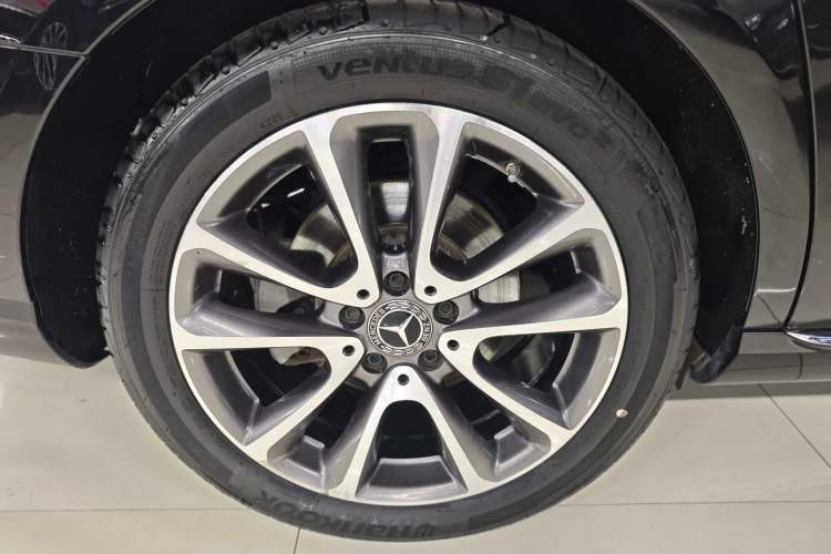 Used Mercedes-Benz E-Class 2020 Facelift E 260 L Exterior 5