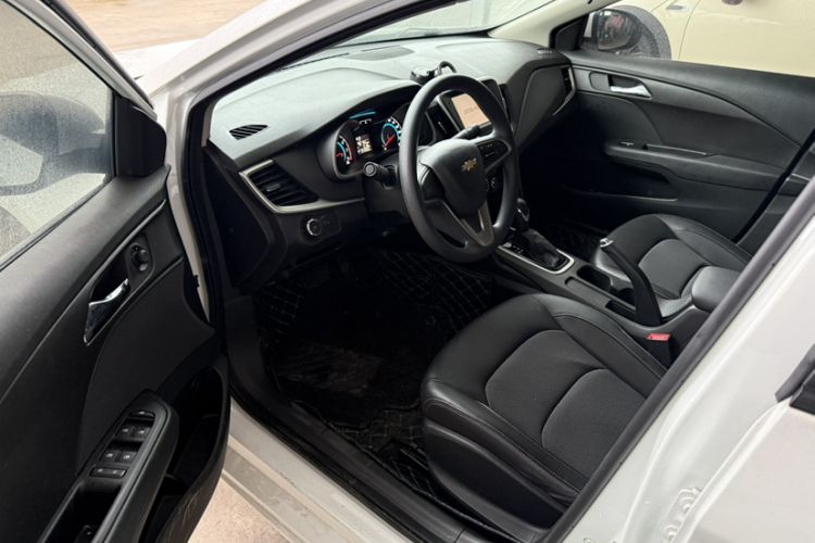 Used Chevrolet Cavalier 2019 320 Automatic Xinyue Edition Interior 7