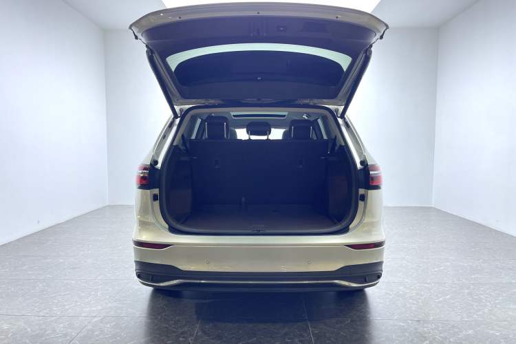 Used Volkswagen Viloran 2020 330TSI Luxury Edition