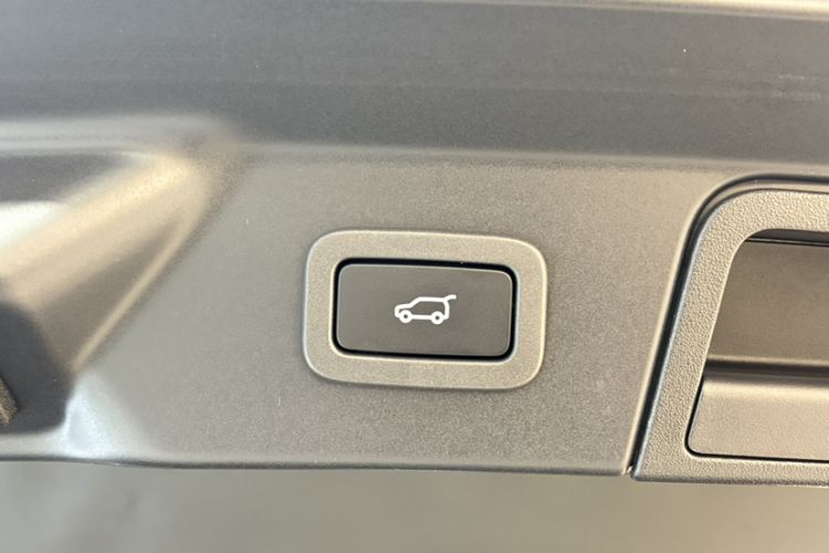 Used Land Rover Range Velar 2020 P340 R-DYNAMIC S Interior 1